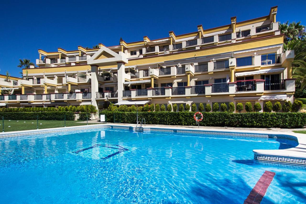 Front In Elviria Apartment *